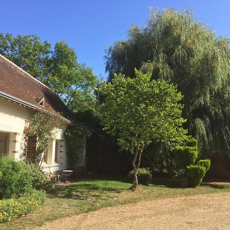Le Mesnil Bed & Breakfast Dance  Bagian luar foto