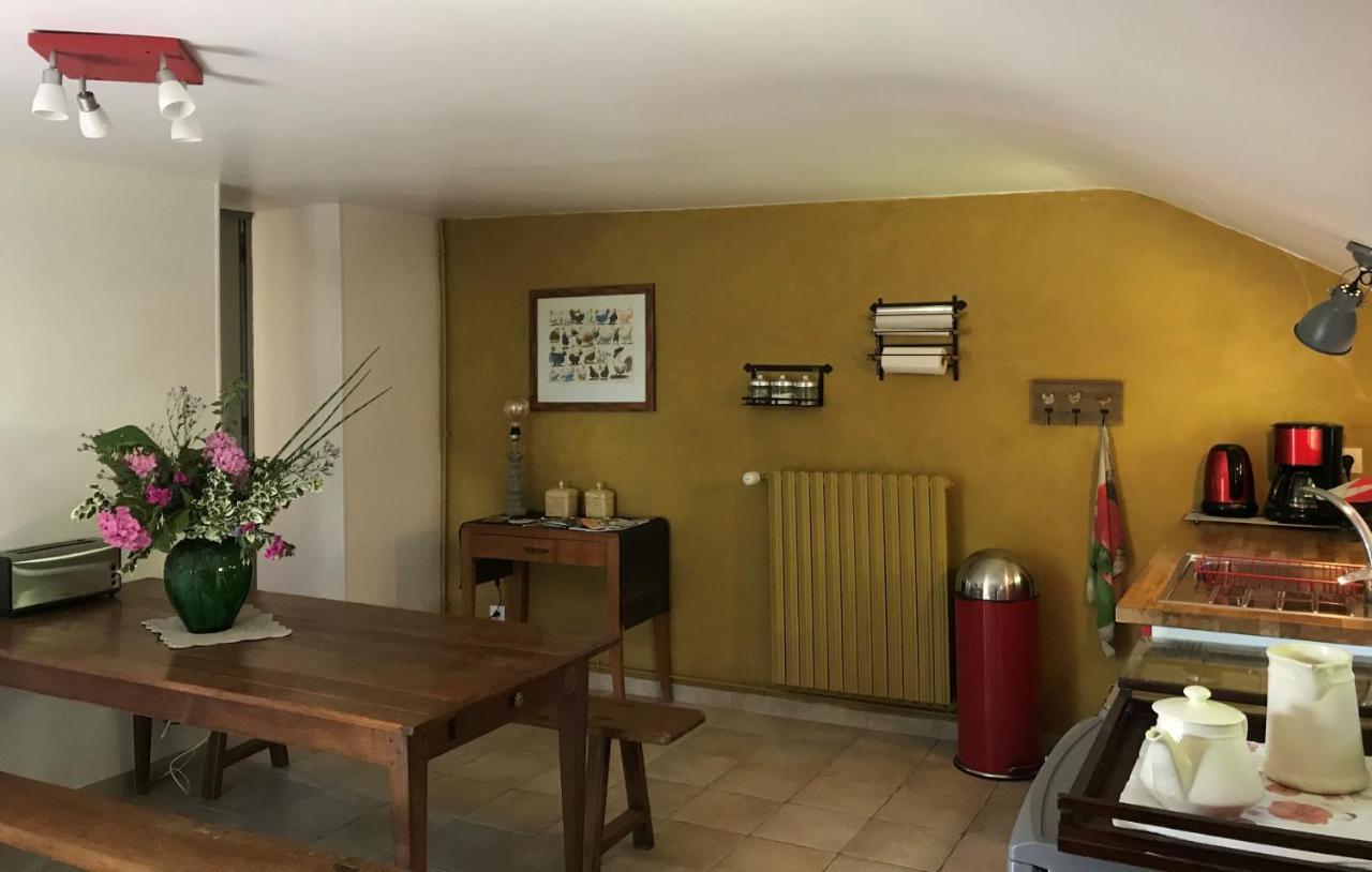 Le Mesnil Bed & Breakfast Dance  Bagian luar foto
